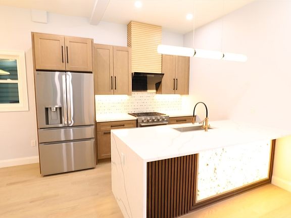 5th image of 89 Trenton St APT 2