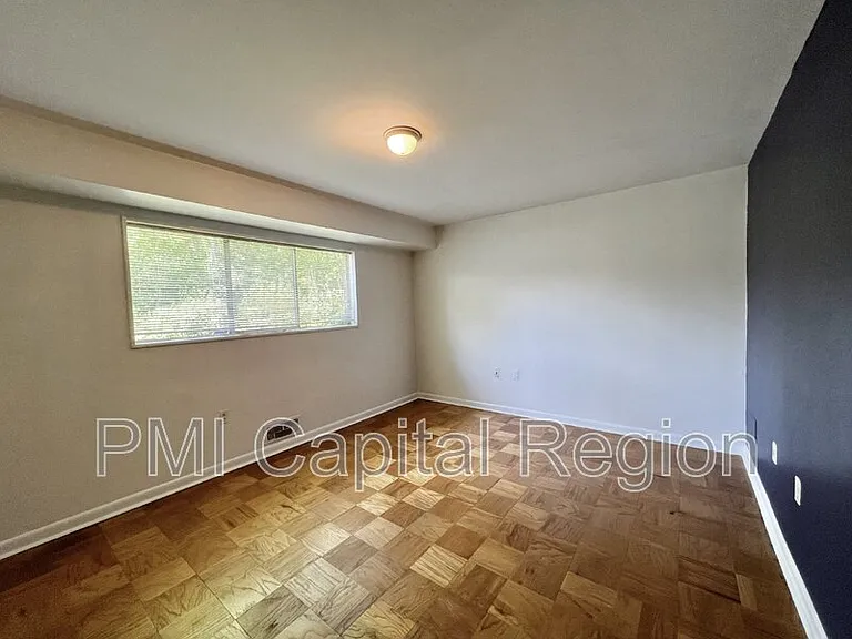 10620 Weymouth St #103 — Photo 2