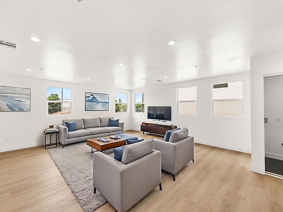 3rd image of 10020 S Broadway #10020-A