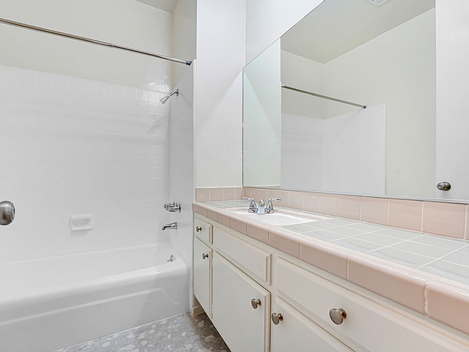 1st image of 1134 11th St APT 103
