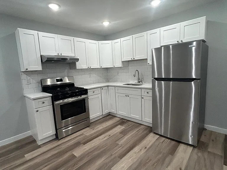 188 Lafayette St #403 — Photo 5