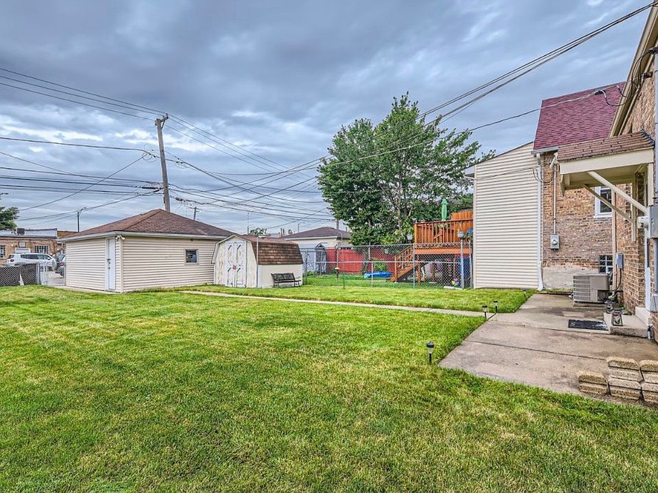 1st image of 11120 S Troy St #1