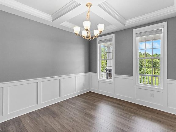 5th image of 2071 Spring Wind Rd