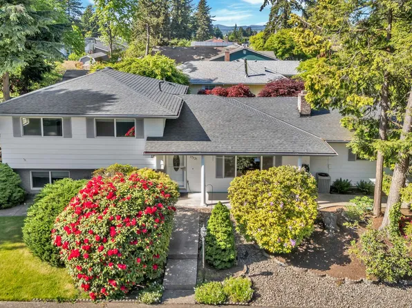 17325 NE Irving St, Portland, OR 97230