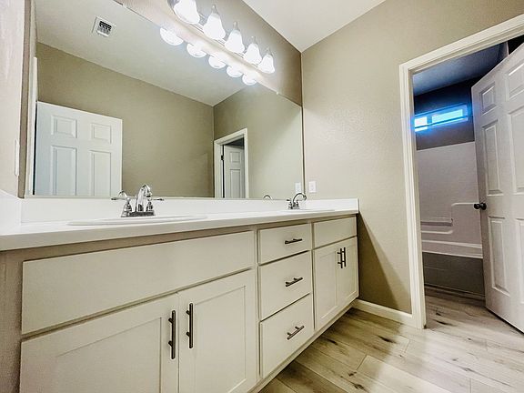5th image of 6101 Airedale Way
