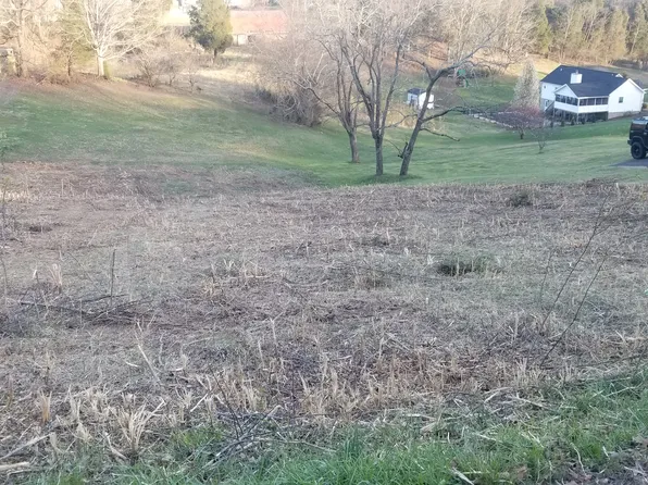 Clearwater Dr, Kingsport, TN 37664
