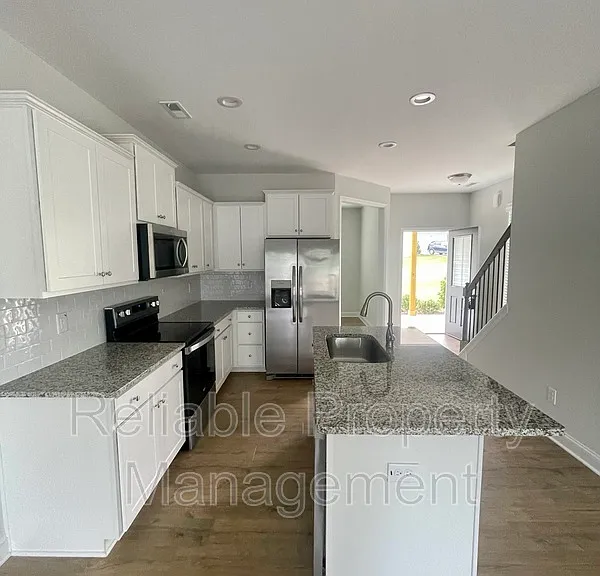 237 Brisbane Dr — Photo 6