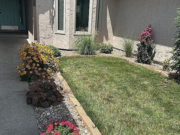 2nd image of 93 The Woodlands Dr