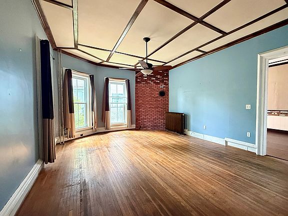4th image of 451 Park Ave