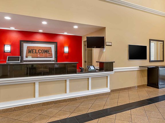 Lobby and Guest Check-in