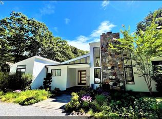 56 N Woods Ln, East Hampton, NY 11937