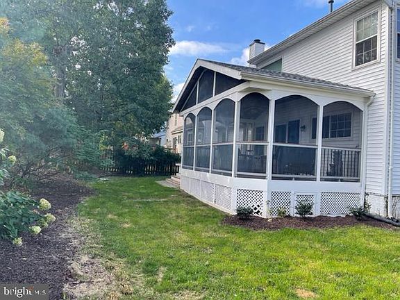 3rd image of 20948 Hollyberry Ct