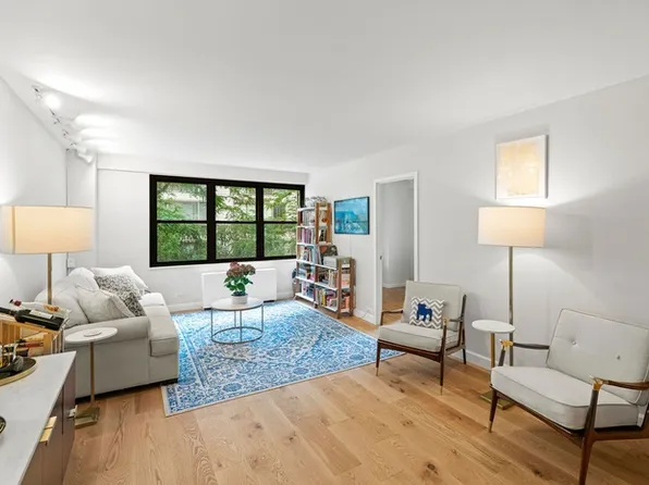 245 East 25th Street image 2 of 11