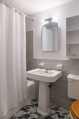 Sold by Compass | media 21