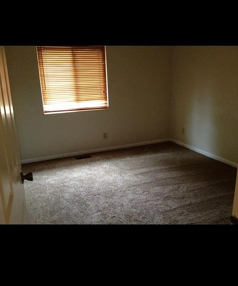 820 W Wenger Rd — Photo 4