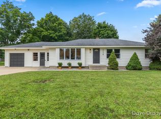 7779 Walnut Ave, Jenison, MI 49428