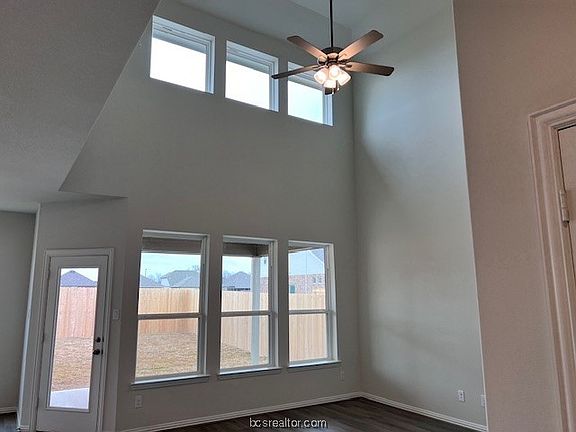 5th image of 6317 Promenade Dr