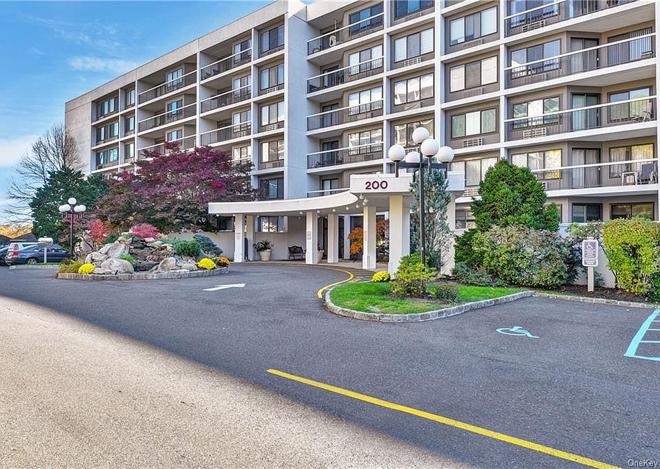 1st image of 200 High Point Dr APT 515