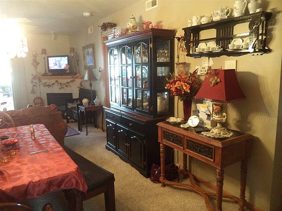5th image of 60 Cherry Ct APT 4