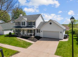 1609 E Wyndmere Dr, Appleton, WI 54913