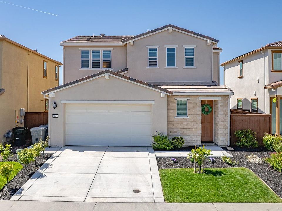 1st image of 2041 Lake Range Way