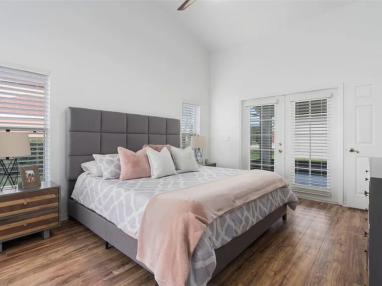 14018 Budworth Cir — Photo 32