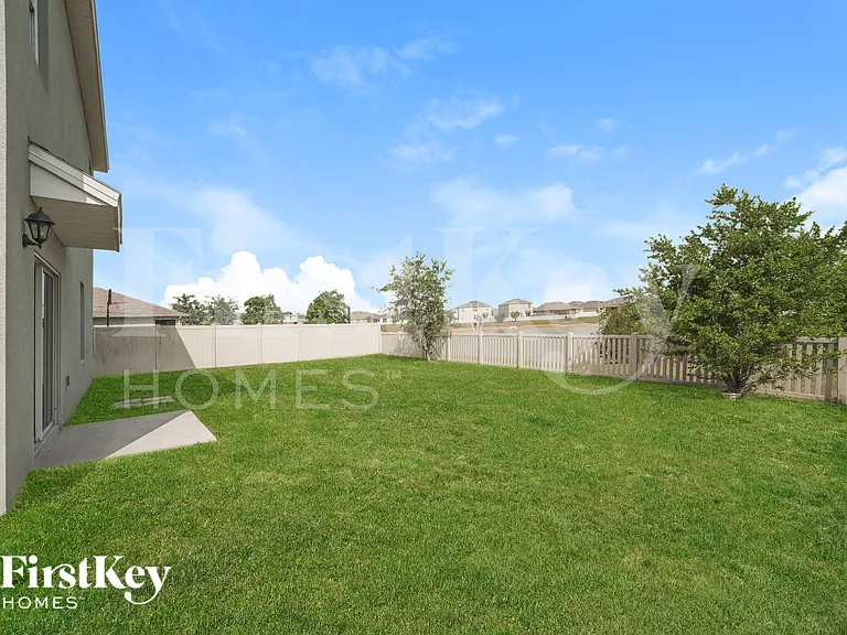 1055 Andean Ln — Photo 17