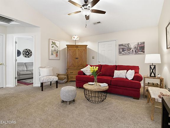 5th image of 6115 Emerald Hills Ln