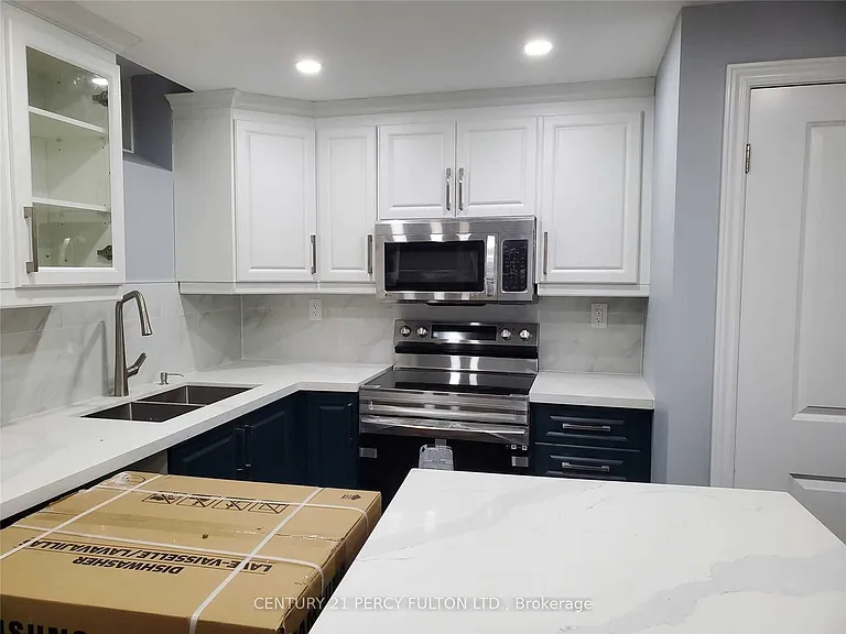 89 Woodcock Ave #BASEMENT — Photo 8
