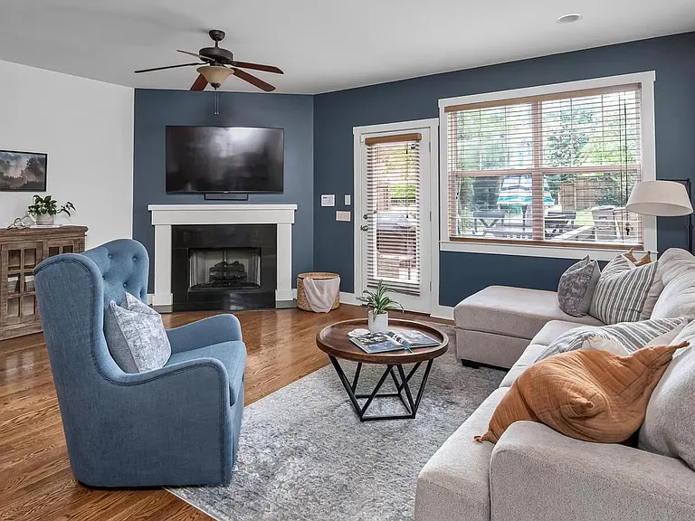 1109B S Douglas Ave — Photo 32