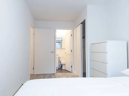 Rented by Avenues Real Estate | media 37