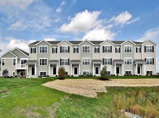 2327 Upland Rd, Pingree Grove, IL 60140