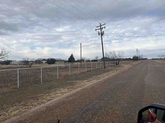 Exterior Neighborhood (street photo)