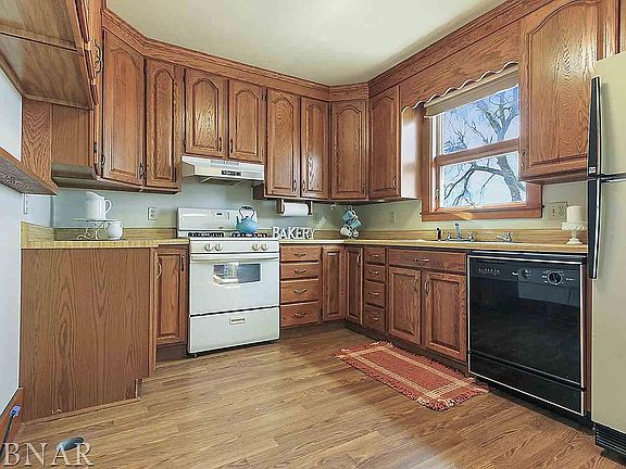5th image of 1158 County Road 2800 E