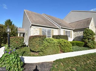 651 Springhouse Ln, Hummelstown, PA 17036