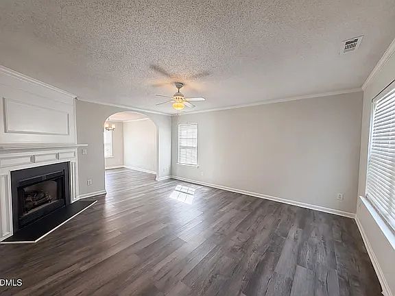 1st image of 100 Valley Glen Dr