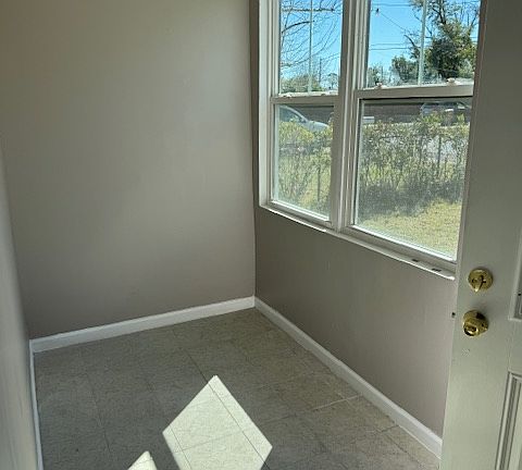 4th image of 1318 Lincoln Dr