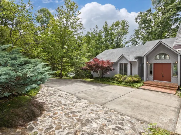 100 Black Oak Dr, Asheville, NC 28804