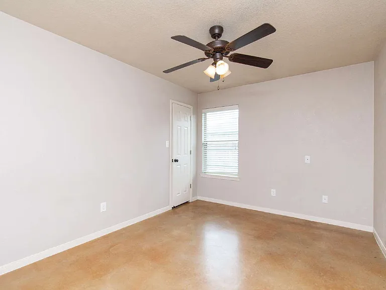 4409 Brutus Ln #B — Photo 12