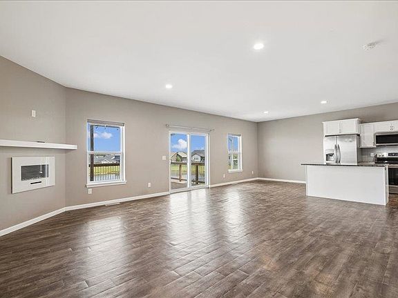 5th image of 1120 Mary Ln