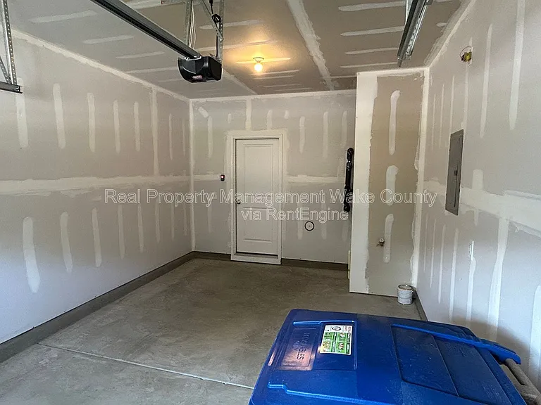 1605 Emory Ridge Way — Photo 23