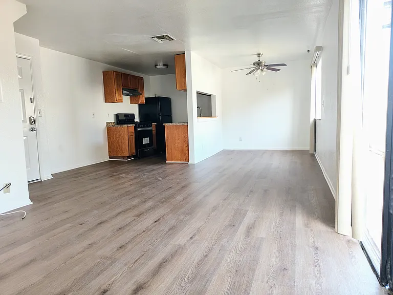 14746 Delano St #3 — Photo 2