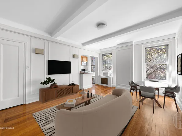 325 West 45th Street image 1 of 18