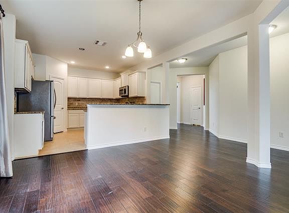 5th image of 9812 Copperhead Ln