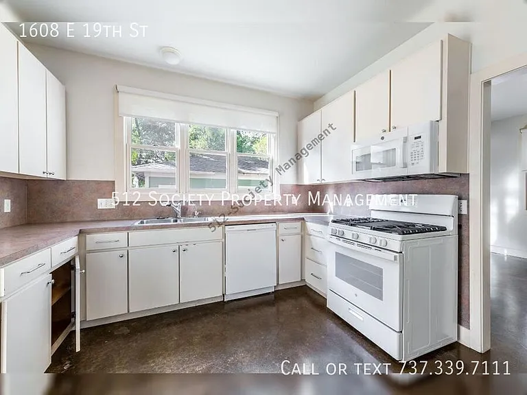 1608 E 19th St — Photo 22