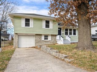 4204 S McCoy St, Independence, MO 64055