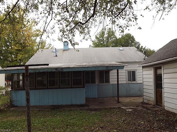 2nd image of 3869 Gregus Ave