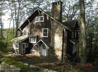 85 Woodland Ave, Pocono Manor, PA 18349