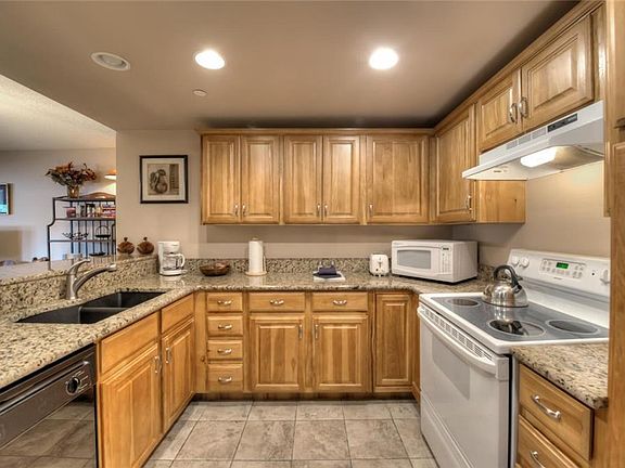 4th image of 555 S Park Ave #2204