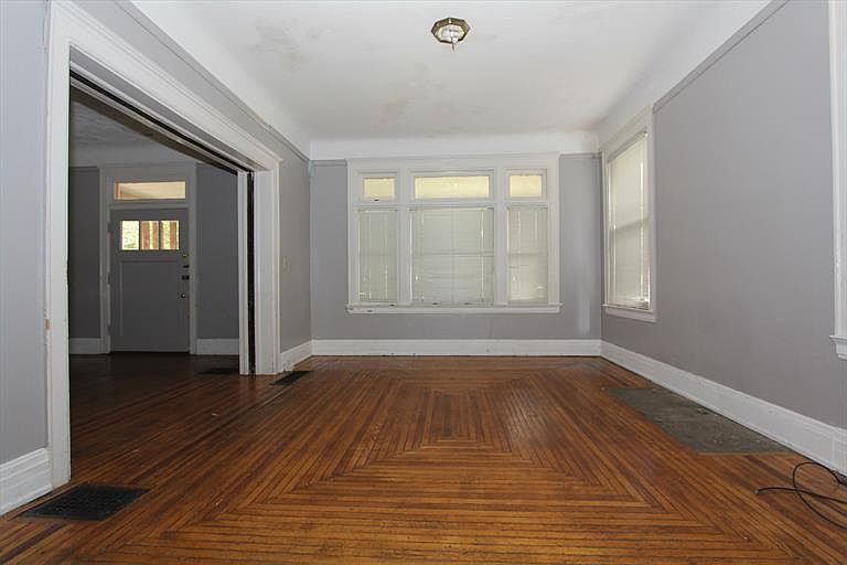1st image of 885 Clinton Springs Ave